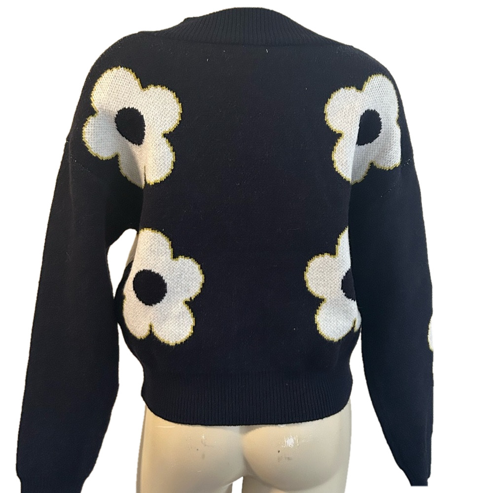 INDUSTRY Floral Button-Up Black White boxy 3 buttons cardigan S/P NWT - Picture 3 of 9